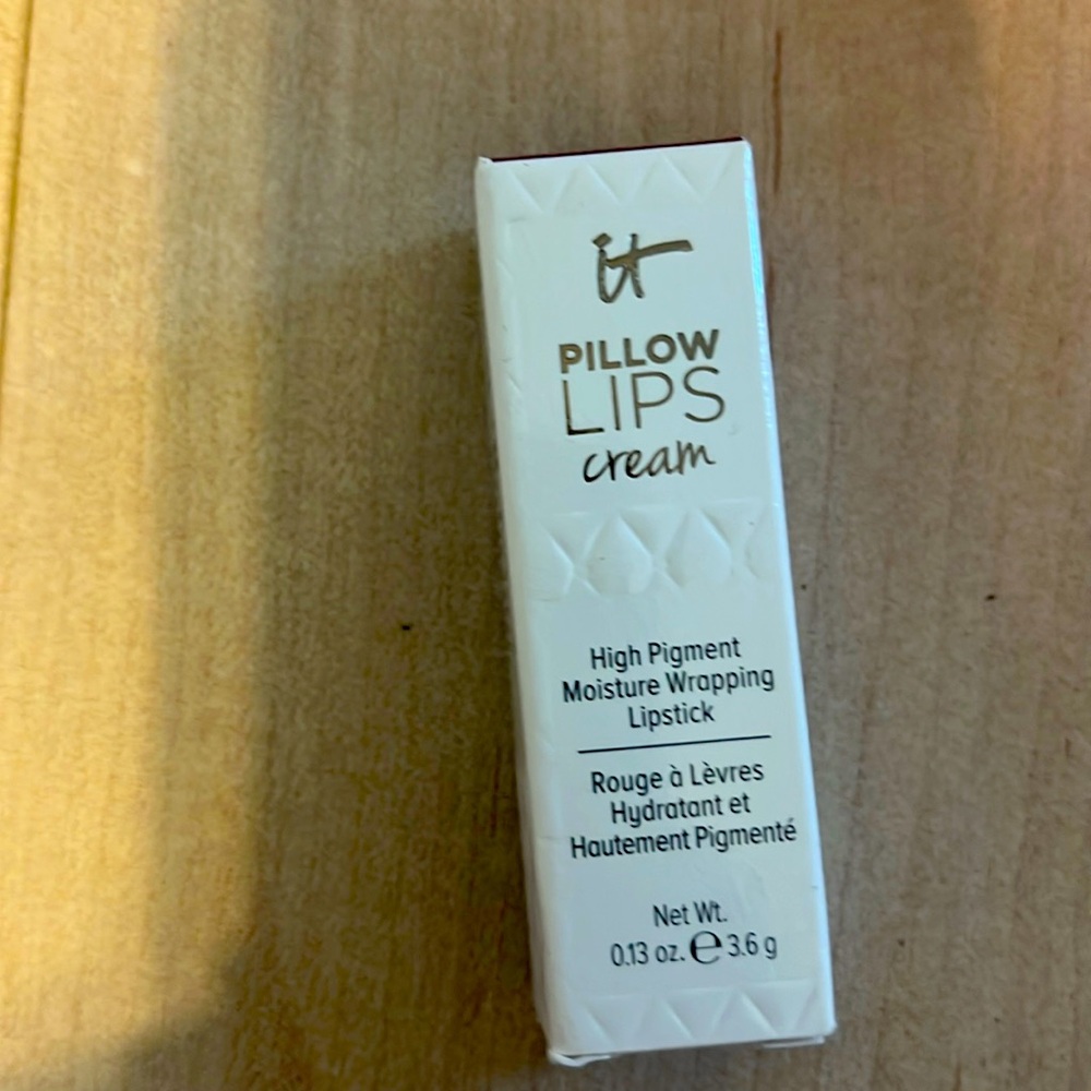 New it - pillow lips cream in Gaze -high pigment, moisture, wrapping lipstick